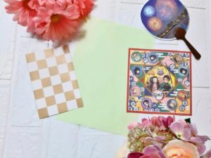 Long envelope checkerboard in white Uchiwa set